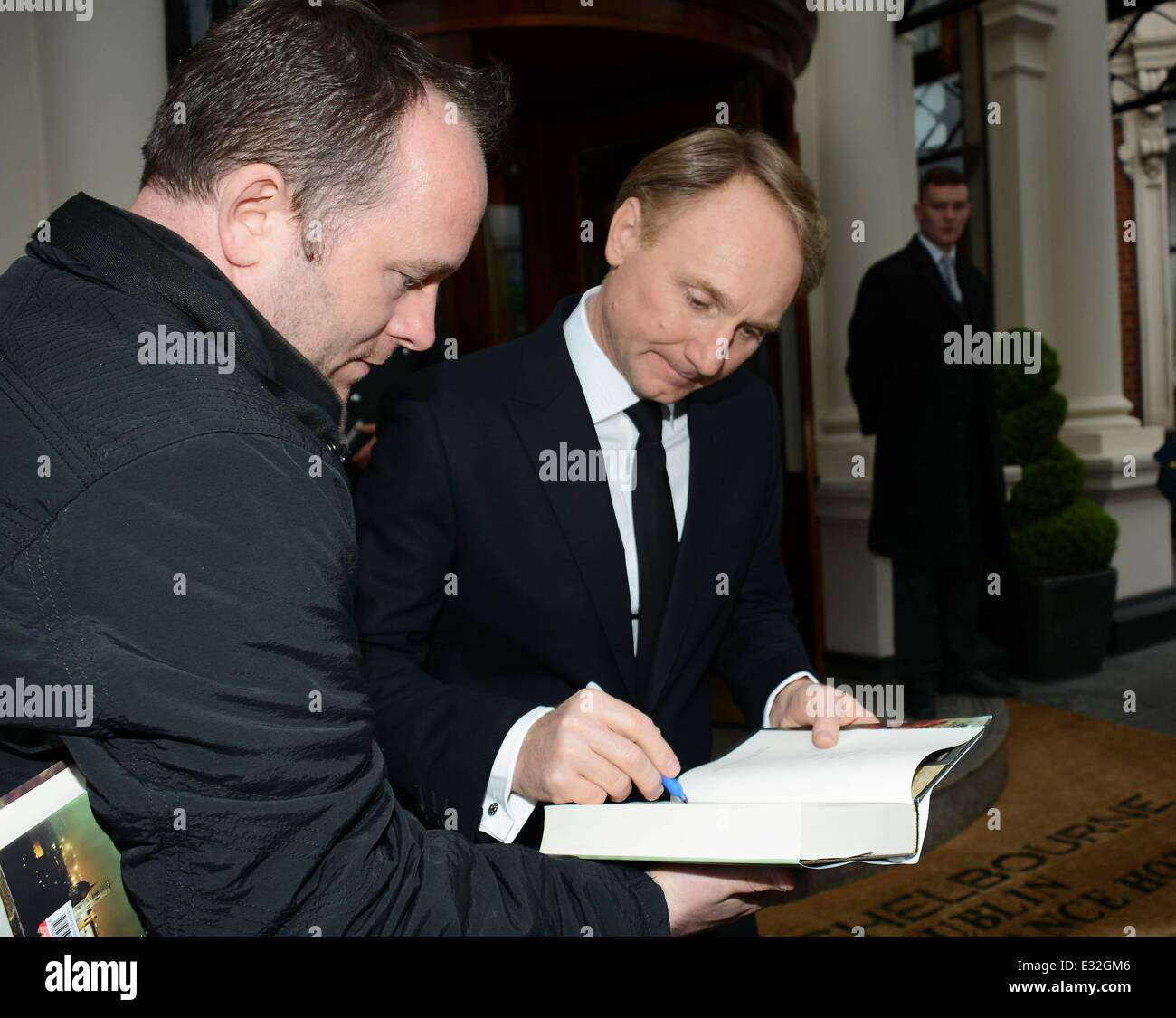 Auteur du Da Vinci Code, Dan Brown à l'avance de Shelbourne Hotel la première nuit du Dublin Writer's Festival, avec : Dan Brown Où : Dublin, Irlande Quand : 20 mai 2013 Banque D'Images