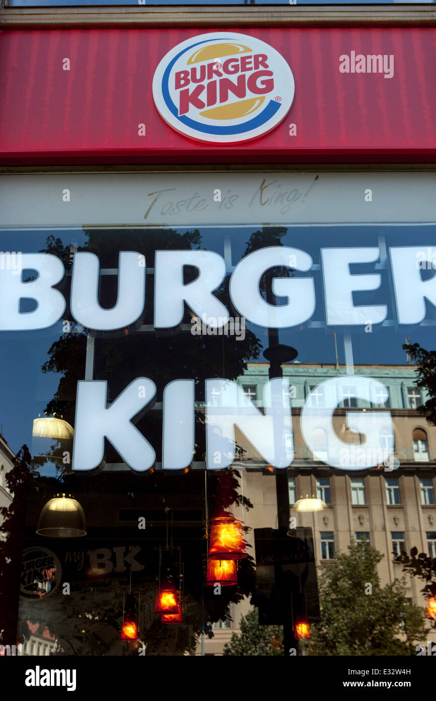 Logo Burger King signe la place Venceslas Prague République Tchèque Banque D'Images