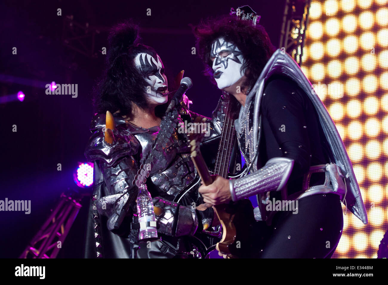 L'exécution de Kiss en concert leur Monster Tour au Forum avec : Gene Simmons Tommy Thayer Où : Copenhague, Danemark Banque D'Images