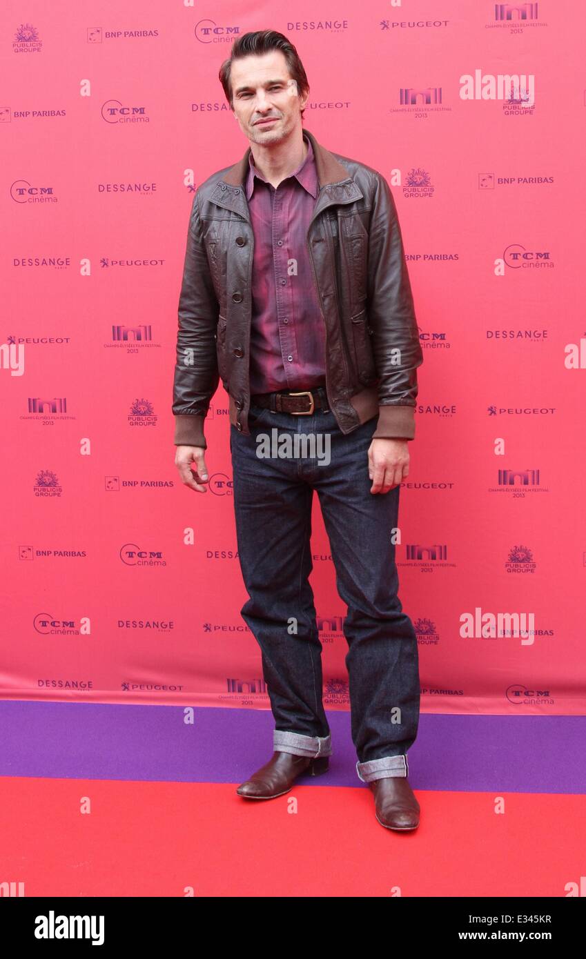 Champs-elysées Film Festival - 'S' Premiere au Publicis Champs-elysées avec : Olivier Martinez Où : Paris, France Date : 12 Nov 2013 Banque D'Images Champs-elysées Film Festival - 'S' Premiere au Publicis Champs-elysées avec : Olivier Martinez Où : Paris, France Date : 12 Nov 2013 Banque D'Images