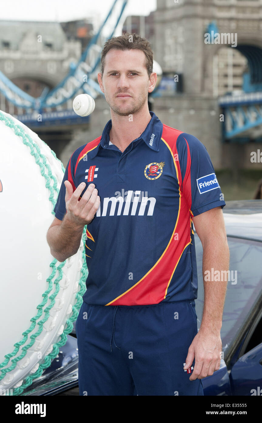 2013 Lancement de la vie d'amis vingt20 au Tower Bridge, avant le match d'ouverture le mercredi comprend : Shaun Tait où : London, Royaume-Uni Quand : 25 Juin 2013 Banque D'Images