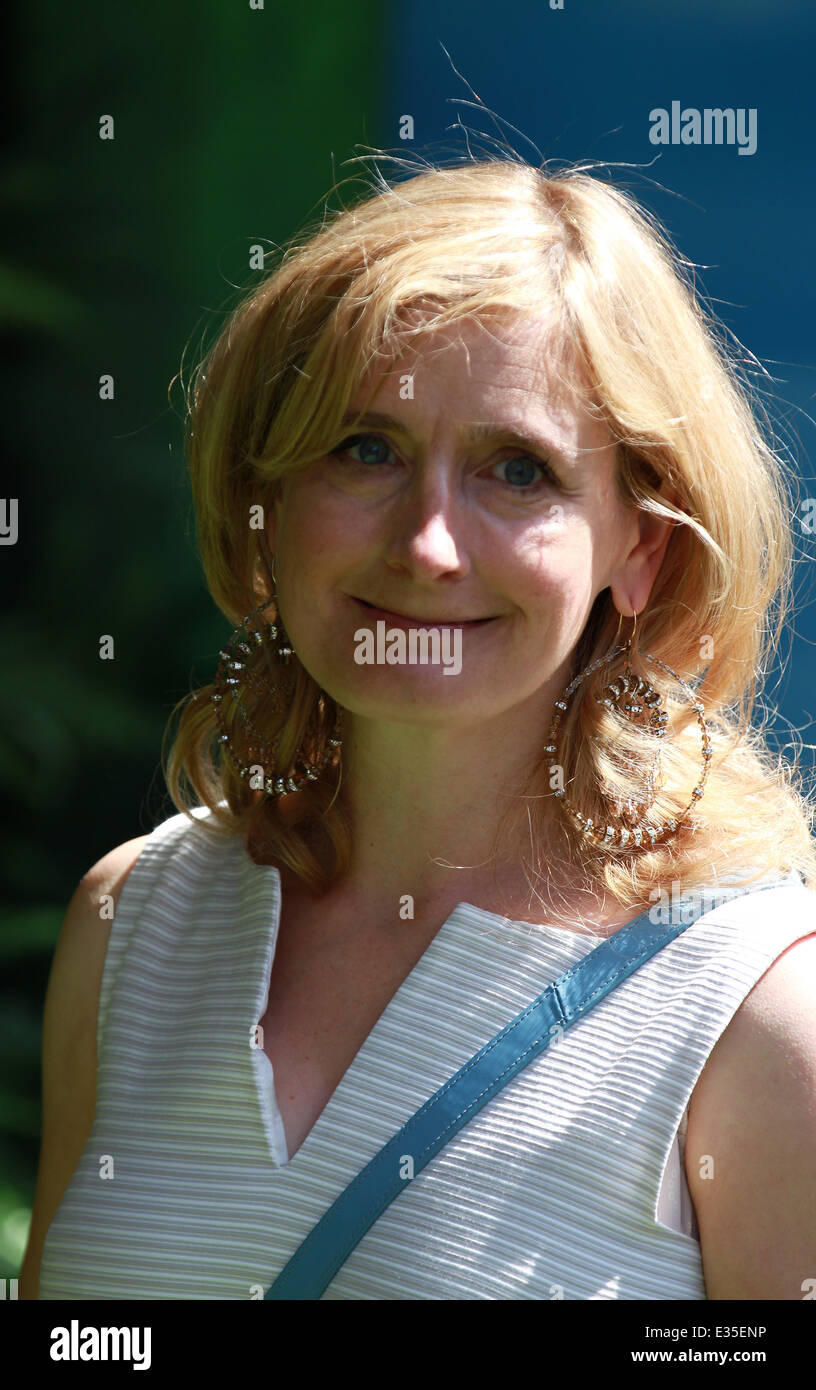 Londres, Royaume-Uni. 22 Juin, 2014. Cressida Cowell assiste à la projection de gala UK de "How to Train Your Dragon 2' dans la vue 3D à West End à Londres. Credit : WFPA/Alamy Live News Banque D'Images