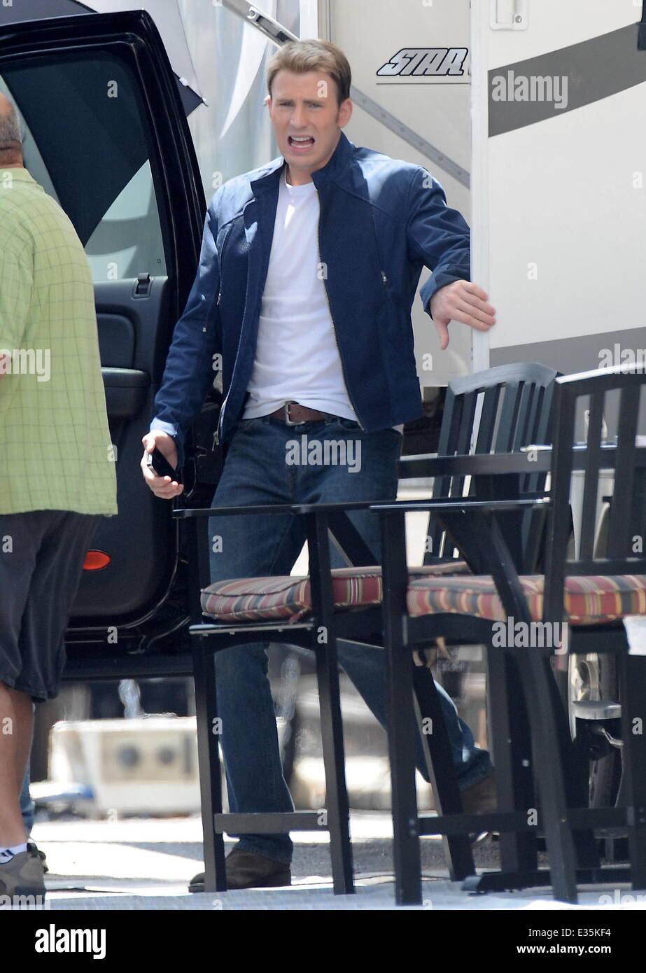 L'acteur Chris Evans en arrivant sur l'ensemble de 'Captain America 2' Avec : Chris Evans Où : Los Angeles, CA, United States Quand : 02 Juil 2013 Banque D'Images