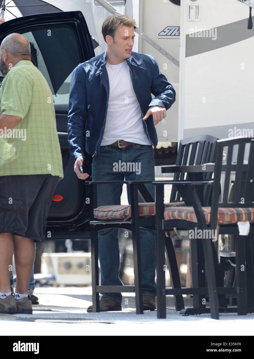 L'acteur Chris Evans en arrivant sur l'ensemble de 'Captain America 2' Avec : Chris Evans Où : Los Angeles, CA, United States Quand : 02 Juil 2013 Banque D'Images