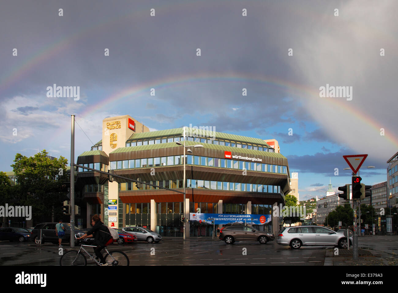 Württembergische Versicherung AG, arc-en-ciel sur le siège social de la société d'assurance-Wurtembergische à Stuttgart Banque D'Images