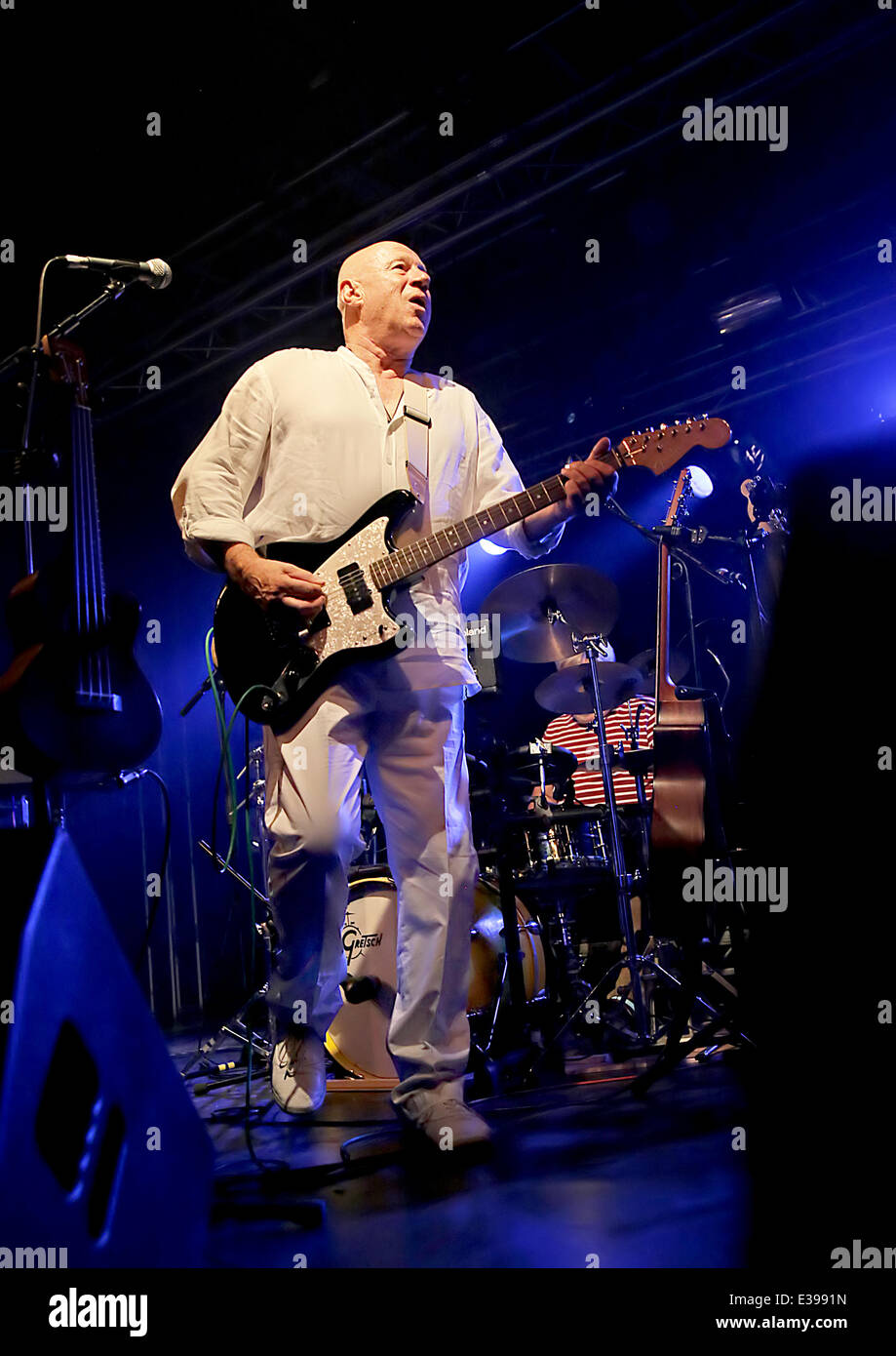 Neil Innes Performing at Liverpool O2 Academy comprend : Neil Innes Où : Liverpool, Kingsland, Royaume-Uni Quand : 26 août 2013 Banque D'Images