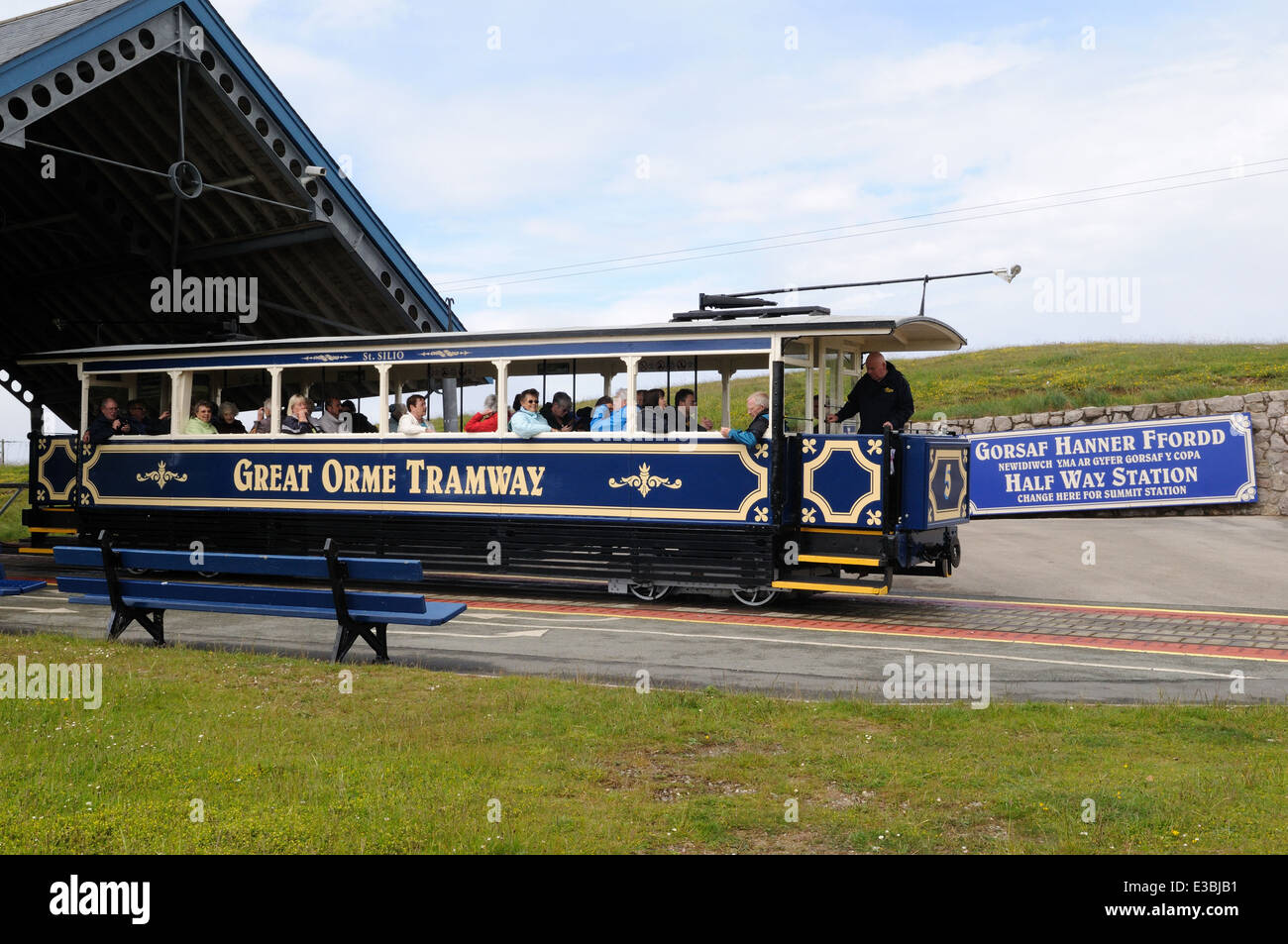 Tramway de Great Orme à mi-chemin de la gare de Llandudno Conwy Wales Cymru UK GO Banque D'Images
