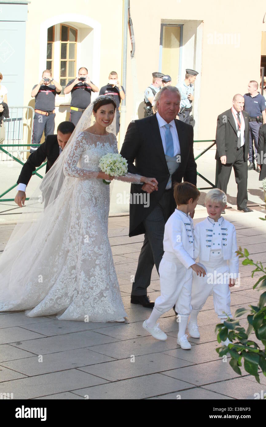 Le mariage du Prince Félix de Luxembourg et Claire Lademacher à la Basilique Sainte Marie-Madeleine avec : Claire Lademacher,Hartmut Lademacher Où : Saint Maximin, France Quand : 21 Sep 2013 **** Banque D'Images