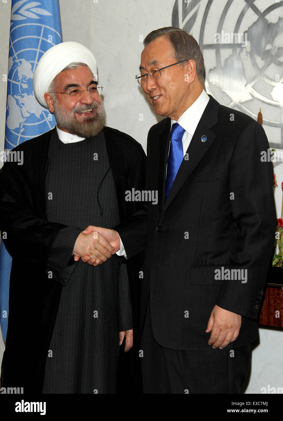 M. Hassan Rouhani, Président de l'Iran (L) arrive pour sa rencontre avec le Secrétaire général des Nations Unies, Ban Ki moon, lors de la 68ème Se Banque D'Images