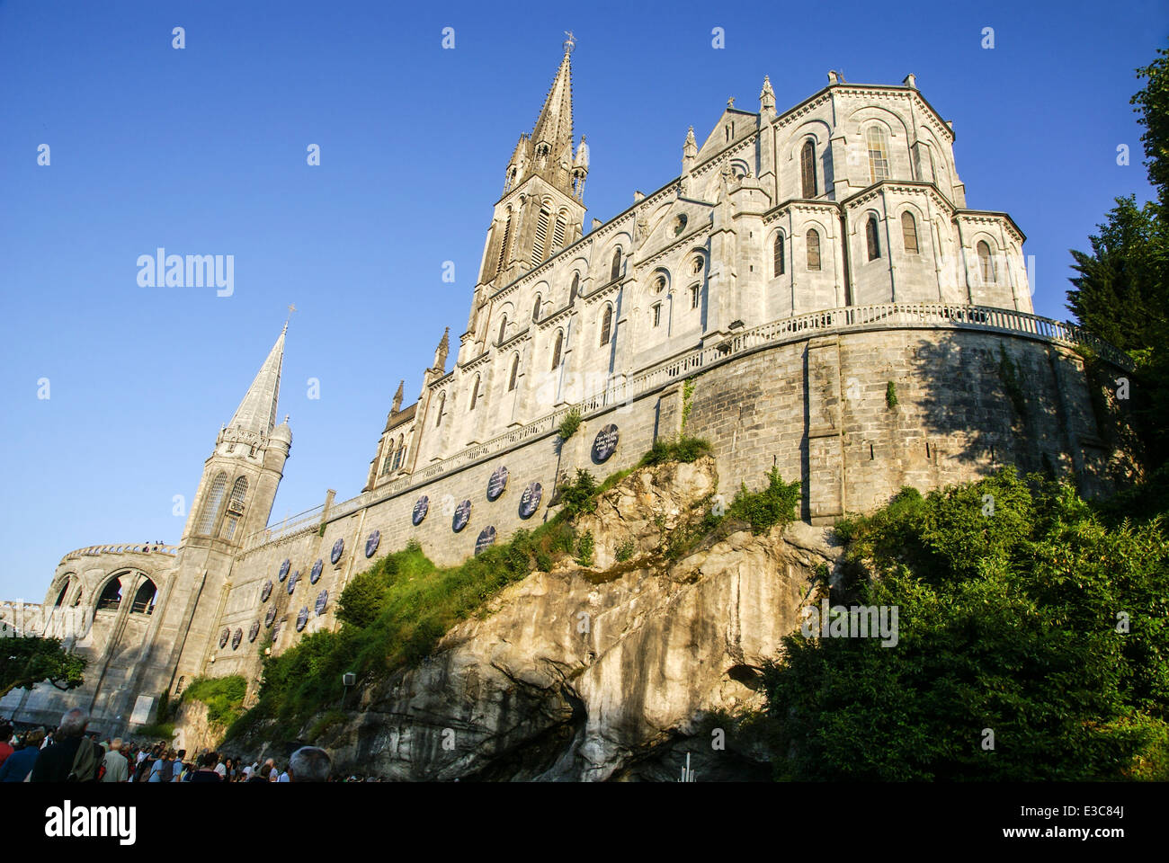 Basilique du rosaire, Lourdes, France. Banque D'Images