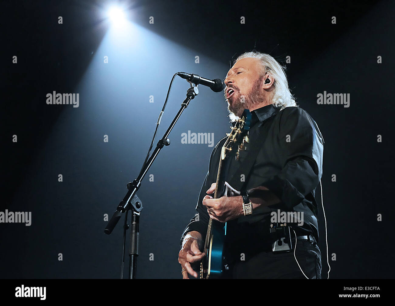 Barry Gibb effectuant à la Manchester Arena avec : Barry Gibb où : Manchester, Royaume-Uni Quand : 29 août 2013 Banque D'Images