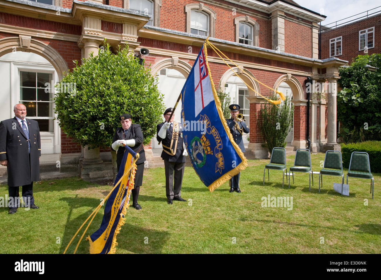 Bromley,UK,23 juin 2014,la Royal British Legion le personnel le conseil de Bromley le lever du drapeau annuel Crédit ceremon : Keith Larby/Alamy Live News Banque D'Images