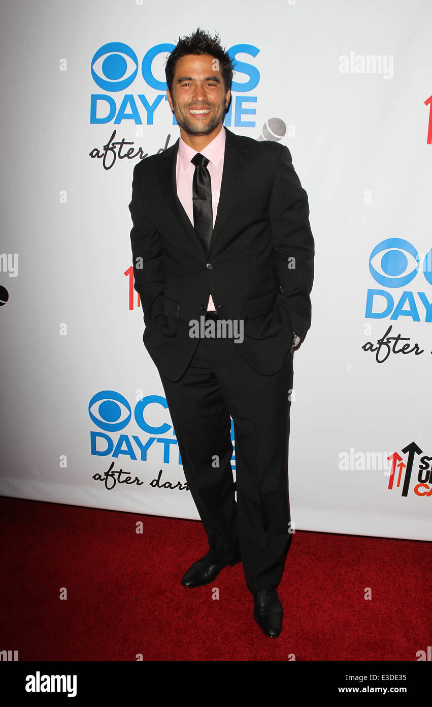 Après la tombée de la scs une soirée de bonne humeur bénéficiant Stand Up to Cancer tenu au Comedy Store comprend : Ignacio Serricchio Où : West Hollywood, California, United States Quand : 09 Oct 2013 Banque D'Images