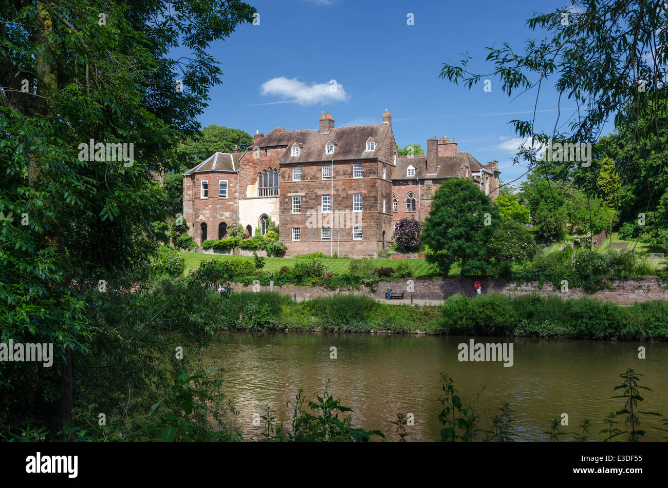 Le vieux palais sur les rives du fleuve Severn à Worcester est un bâtiment classé grade 1 et est maintenant utilisé pour les mariages Banque D'Images