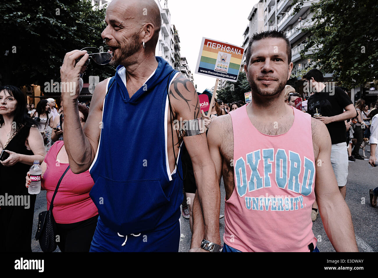 Thessalonique, Grèce. 21 Juin, 2014. La communauté gay de Thessalonique a organisé pour la troisième année consécutive la Gay Pride 2014 de Thessalonique. Des centaines de gays ont défilé dans le centre de Thessalonique © Giannis Papanikos ZUMAPRESS.com/Alamy NurPhoto //Live News Banque D'Images