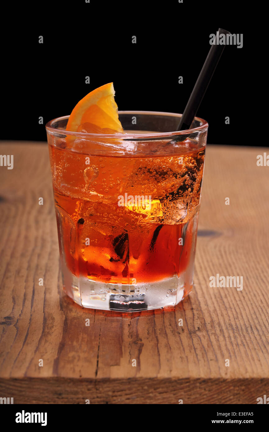 Spritz apéritif, cocktail orange italien avec des cubes de glace, Close up Banque D'Images