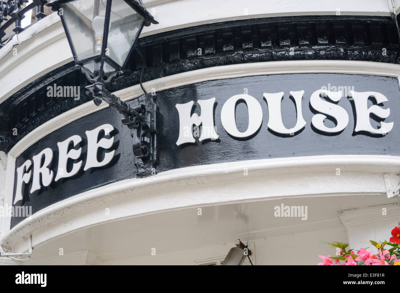 Signer sur une publicité pub que c'est un "Free House' Banque D'Images