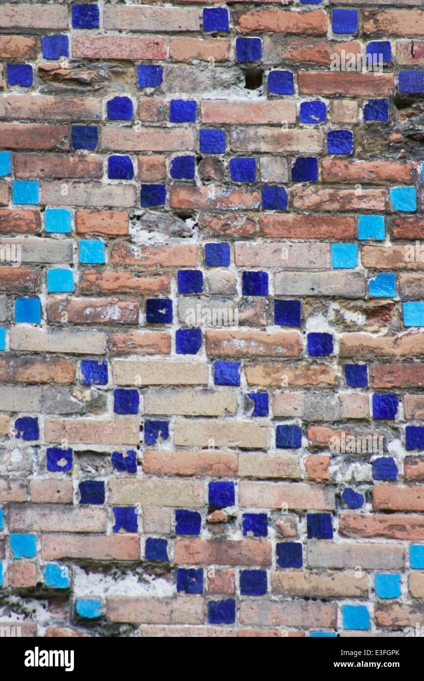 Vieux mur de briques et de carreaux Turquoise dans Parc de Gülhane, Istanbul Banque D'Images