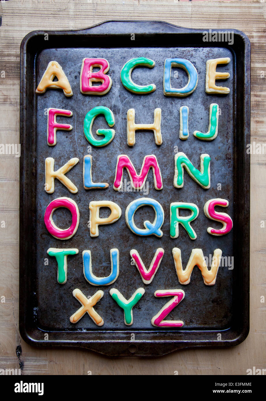 Dans l'alphabet coloré décoration cookies, vertical Banque D'Images