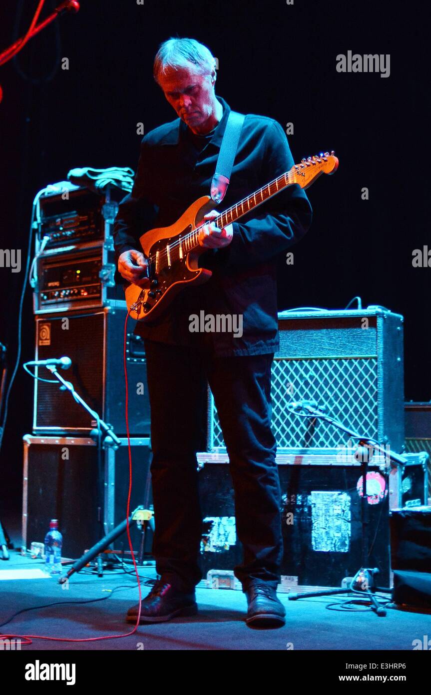 Des années 70, groupe de rock américain 'Télévision' jouer au vicaire Street... Avec : Tom Verlaine - où la télévision : Dublin, Irlande Date : 22 Nov 2013 Banque D'Images