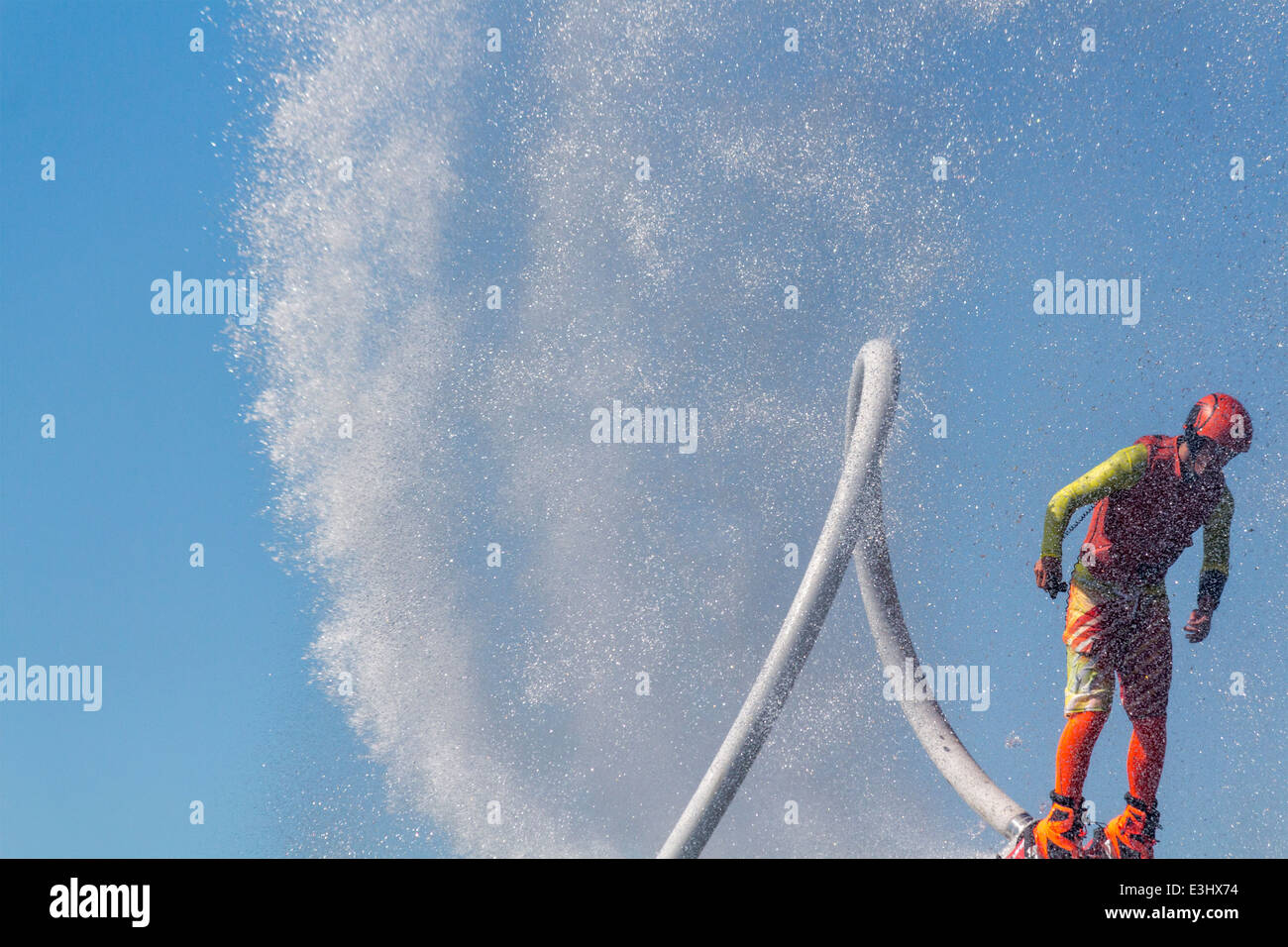 Homme flyboarder au North American Championships Flyboard à Toronto, Ontario, Canada Banque D'Images