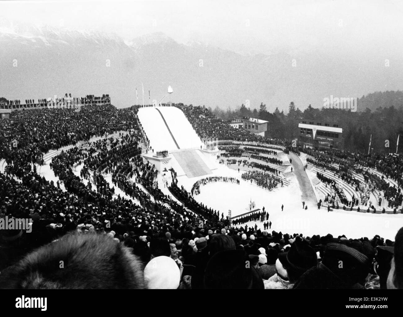 PODIUM AUX JEUX OLYMPIQUES D'HIVER DE 1964 - puzzle en ligne