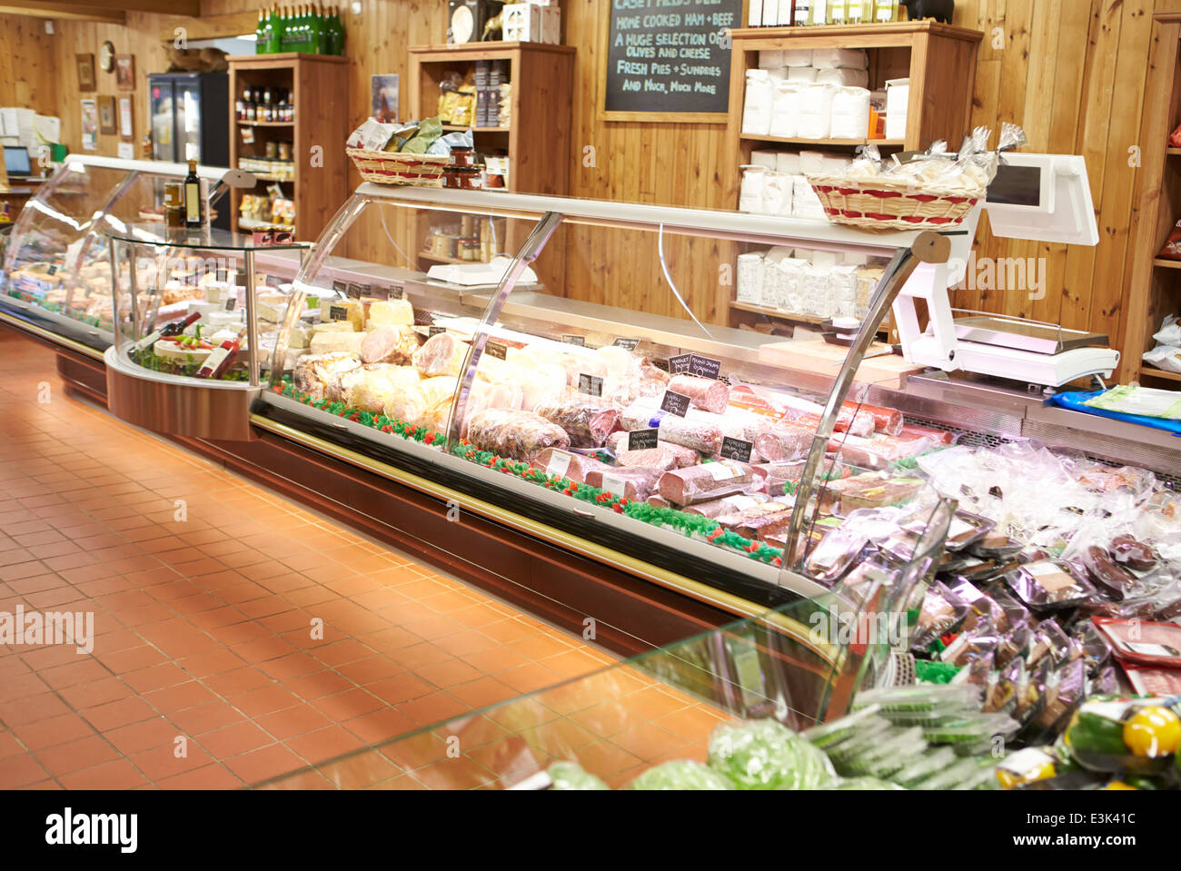 L'intérieur vide de l'Épicerie fine Banque D'Images