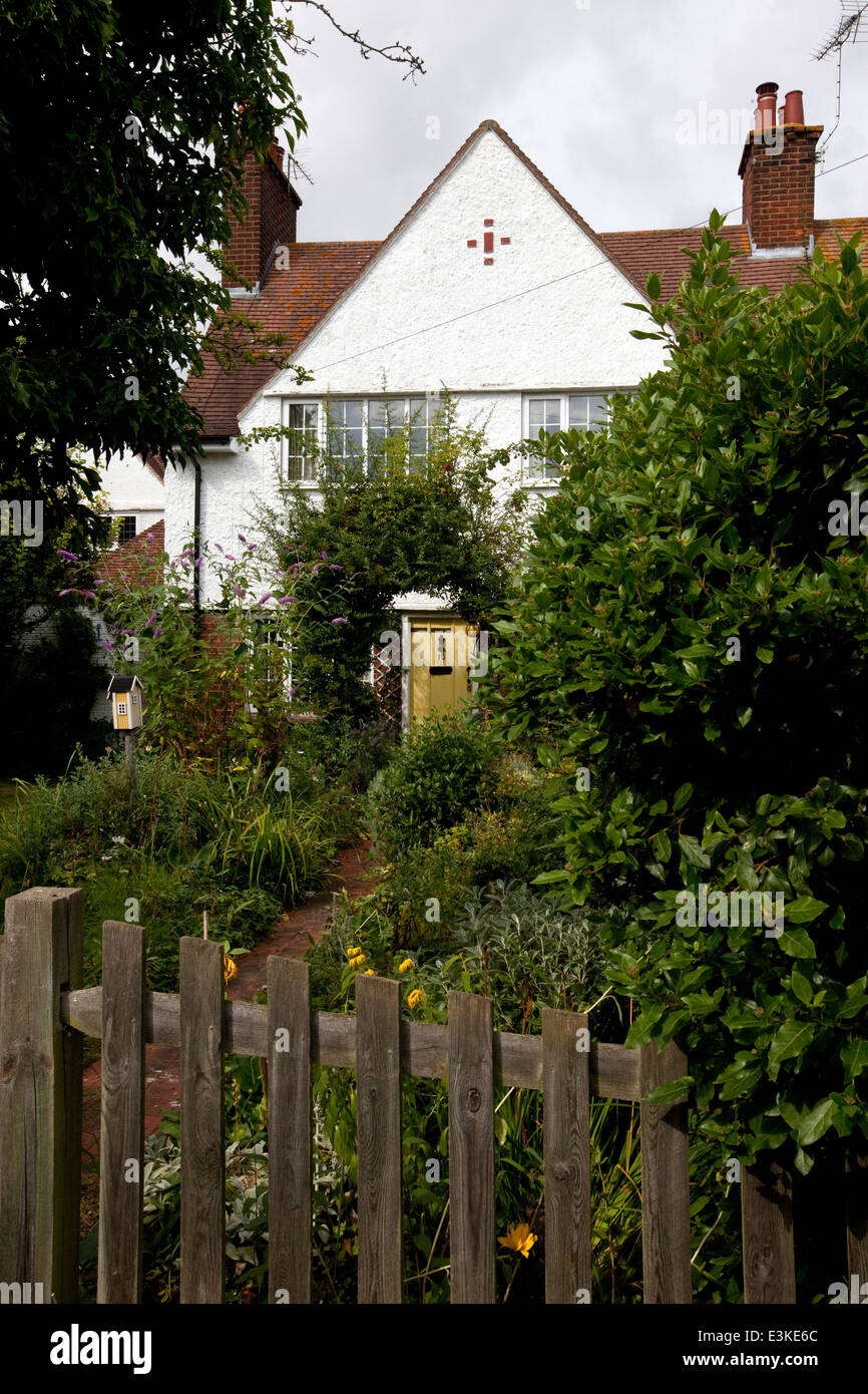 Arts et artisanat maisons d'époque à Letchworth, la première cité-jardin conçu par Ebenezer Howard, Letchworth, UK Banque D'Images