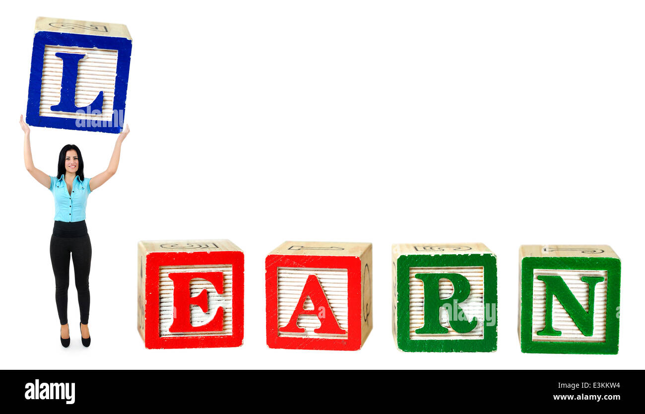 Femme soulever lettre de mot En savoir Banque D'Images