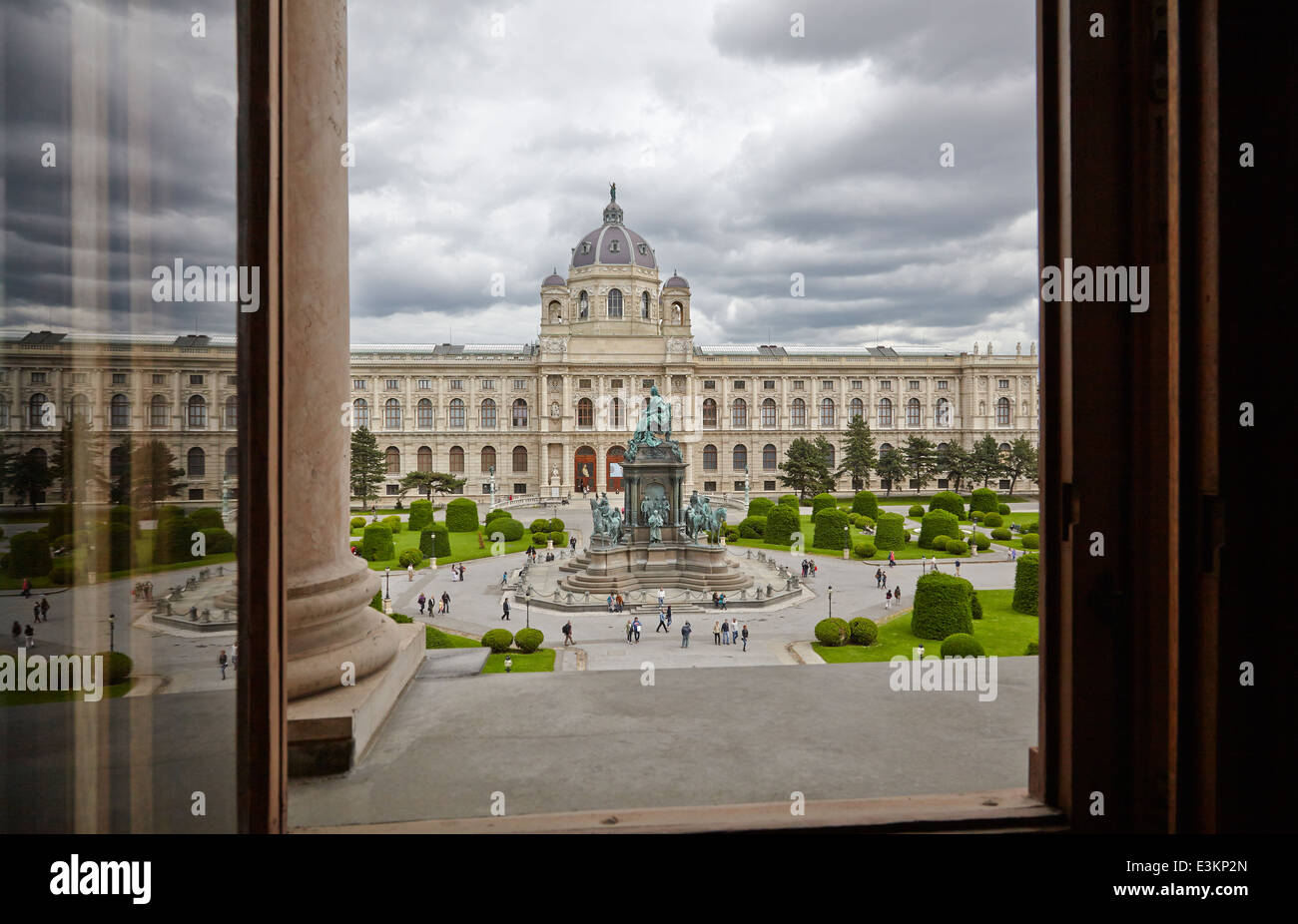 Le Kunsthistorisches Museum Wien (musée de l'histoire de l'art vienne) vu de la fenêtre de l'Naturhistorsches Museum Wien NHM Banque D'Images