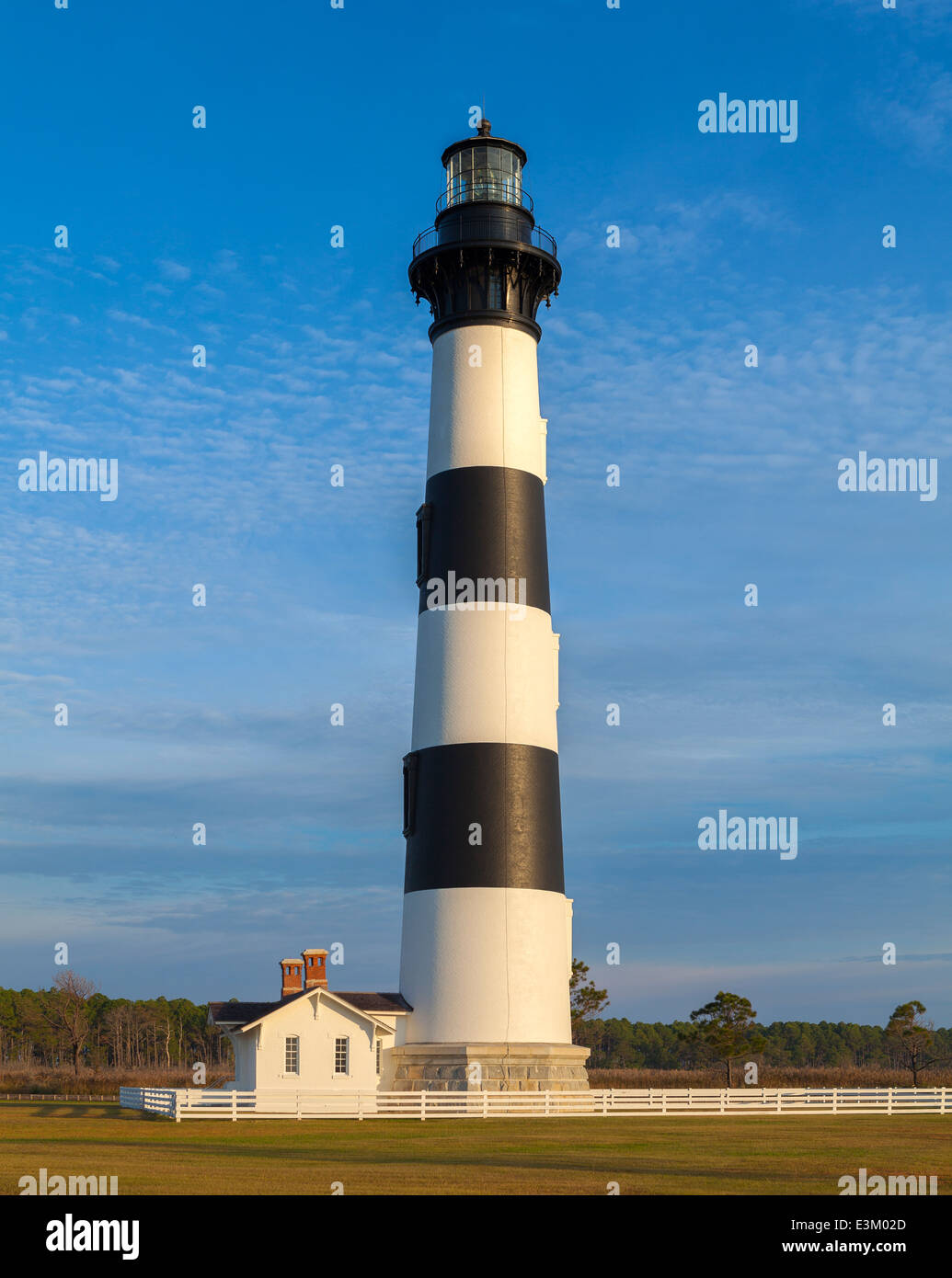 Cape Hatteras National Seashore, North Carolina : Bodie Island Lighthouse (1872) sur l'Outer Banks de la Caroline du Nord Banque D'Images