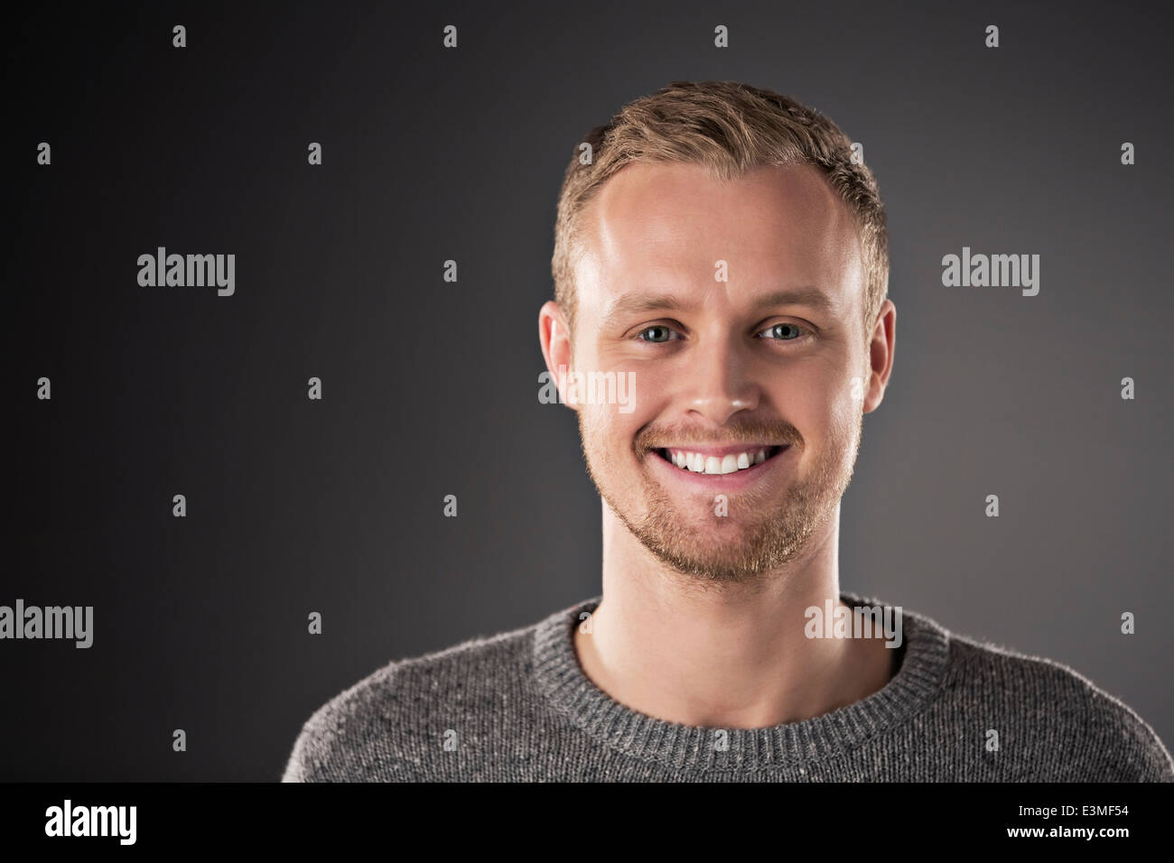 Portrait de l'homme confiant Banque D'Images