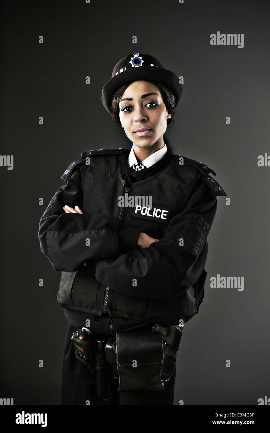Portrait Black Female Police Officer Banque De Photographies Et D portrait-black-female-police-officer-banque-de-photographies-et-d