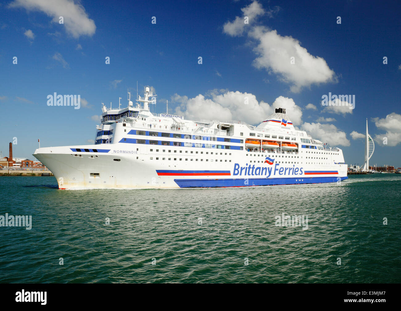 Bretagne, Normandie Ferry arrivant à Portsmouth. Banque D'Images