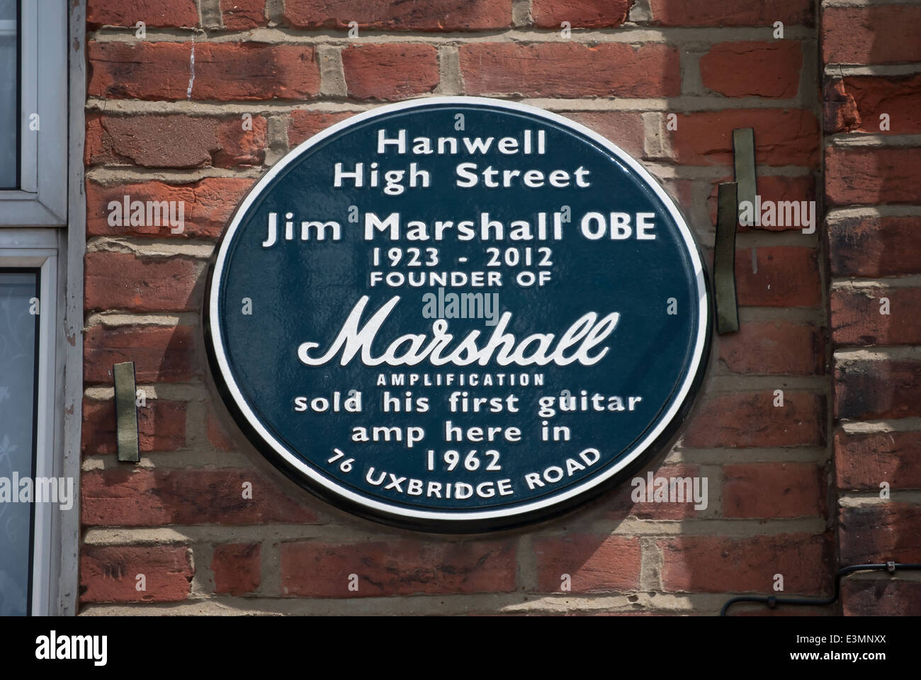 Marquage de la plaque la boutique à Hanwell, à l'ouest de Londres, Angleterre, où en 1962 Jim Marshall a vendu son premier amplificateur de guitare Banque D'Images