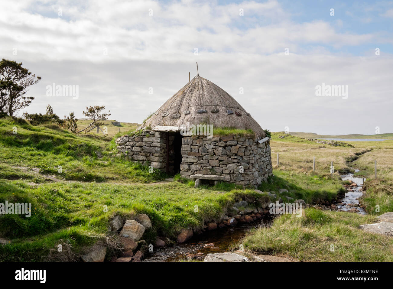 Reconstruit à l'âge de fer Shawbost Norse moulin sur site historique. Siabost Isle Of Lewis Outer Hebrides Western Isles Scotland UK Banque D'Images
