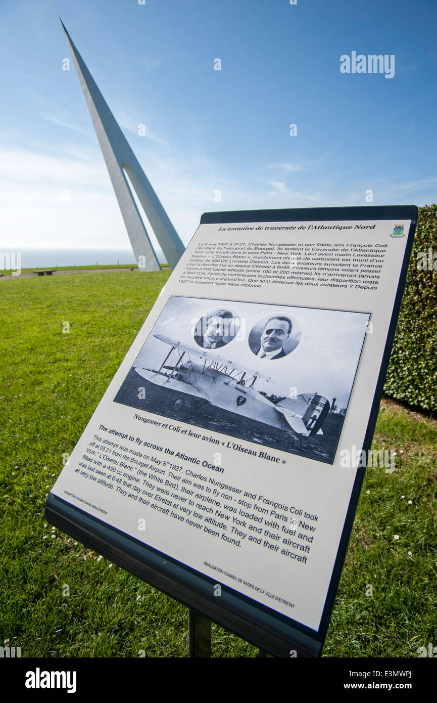 Pour le Monument des aviateurs français François Coli et Charles Nungesser à Etretat, Normandie, France Banque D'Images