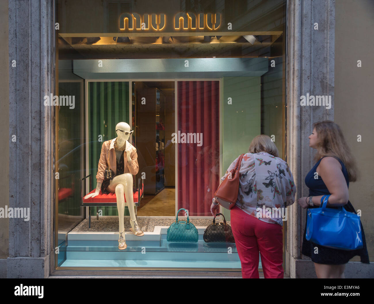 Boutique de mode de luxe Miu Miu, Rome, Italie Banque D'Images