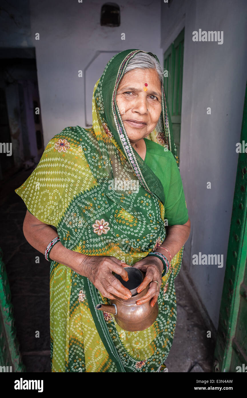 Portrait de femme avec sari, Rajasthan, Inde, Asie Banque D'Images
