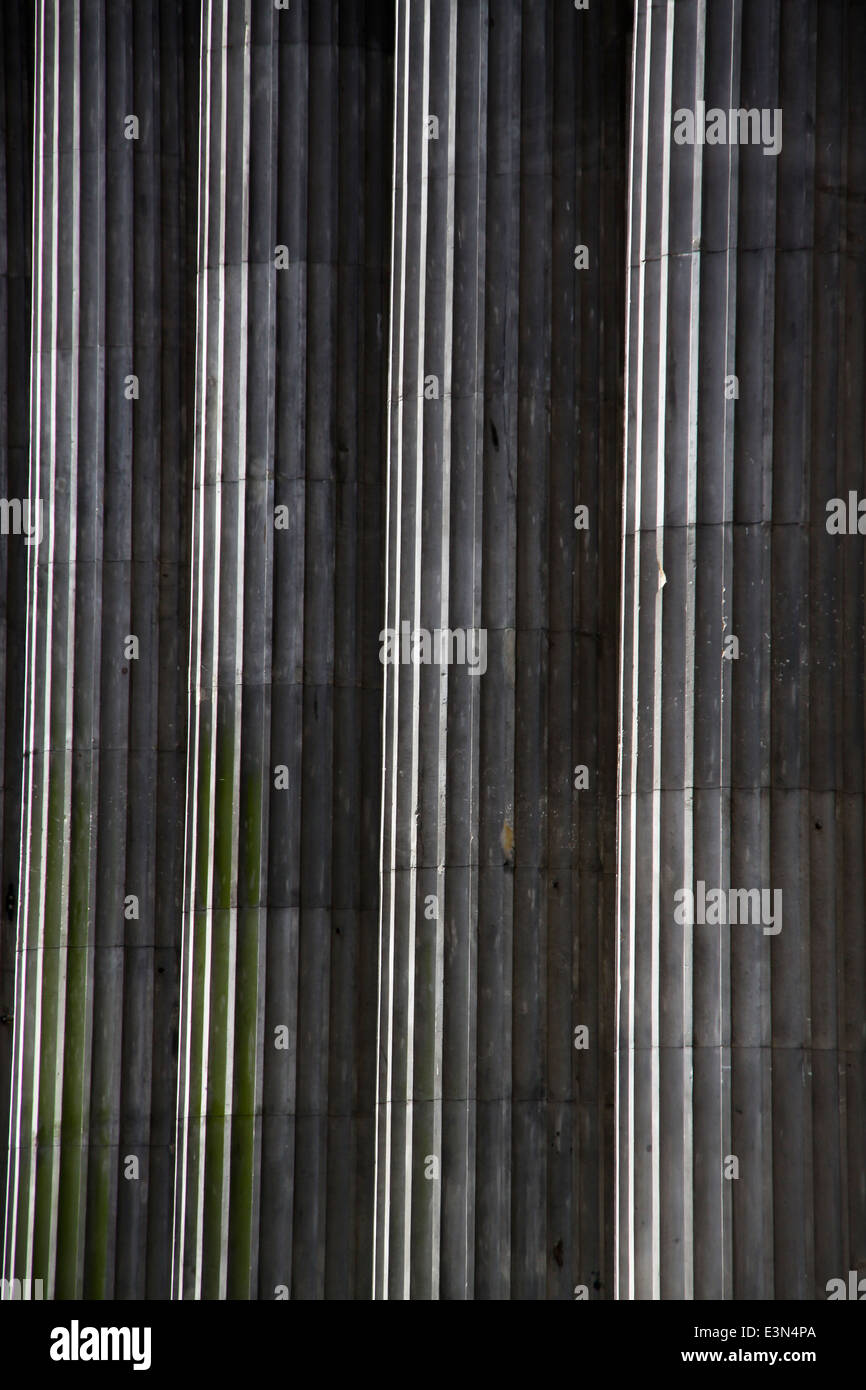 Colonnes en pierre à cannelures style corinthien Banque D'Images