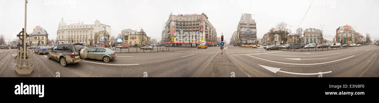 Vue sur rue et immeubles, Bucarest, Roumanie Banque D'Images