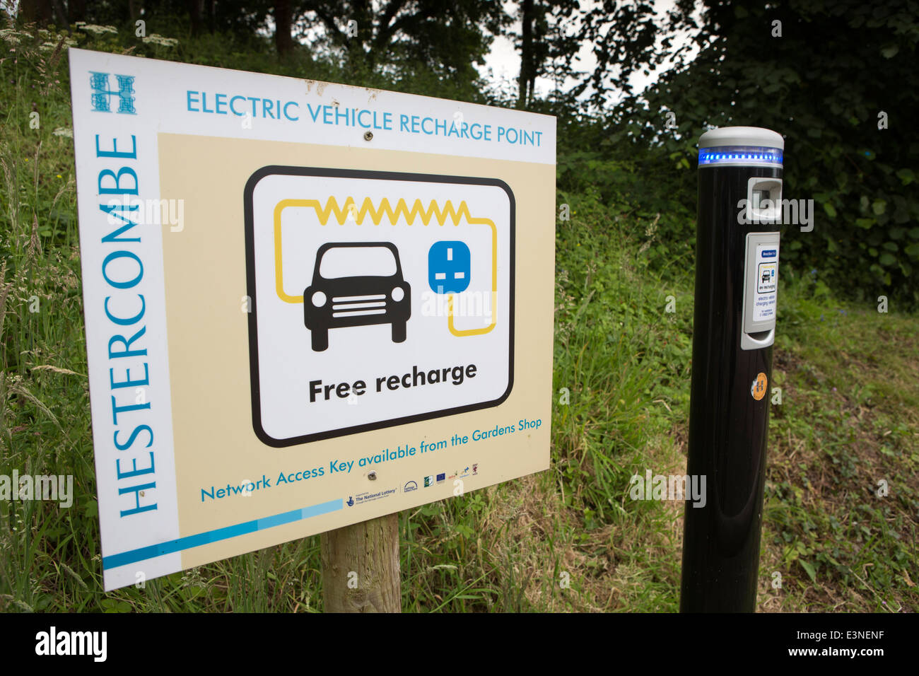 Royaume-uni, Angleterre, Somerset, Cheddon Fitzpaine, Hestercombe Gardens, Point de réaction, après recharge de véhicules électriques Banque D'Images