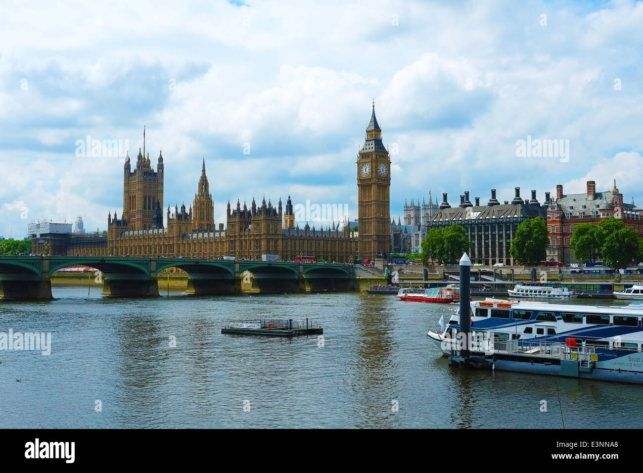 Vue sur le pont de Westminster Banque D'Images