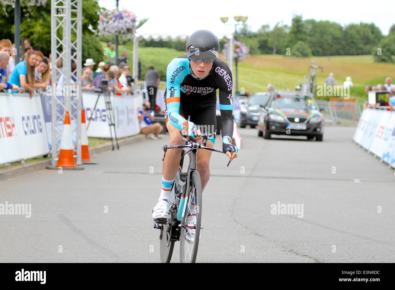 Celtic Manor, Newport, Pays de Galles, Royaume-Uni. 26 juin 2014. Time Trial champion national britannique. Scott Davies, vainqueur de la compétition des moins de 23 ans au début de sa race : Crédit Styles Neville/Alamy Live News Banque D'Images