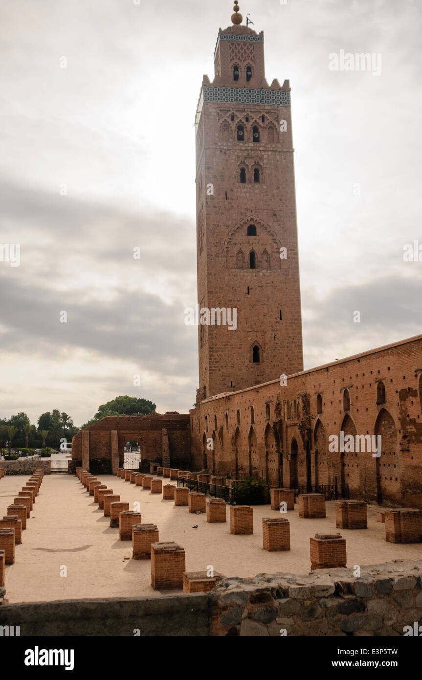 Minarette à la mosquée de la Koutoubia, Marrakech, Maroc Banque D'Images