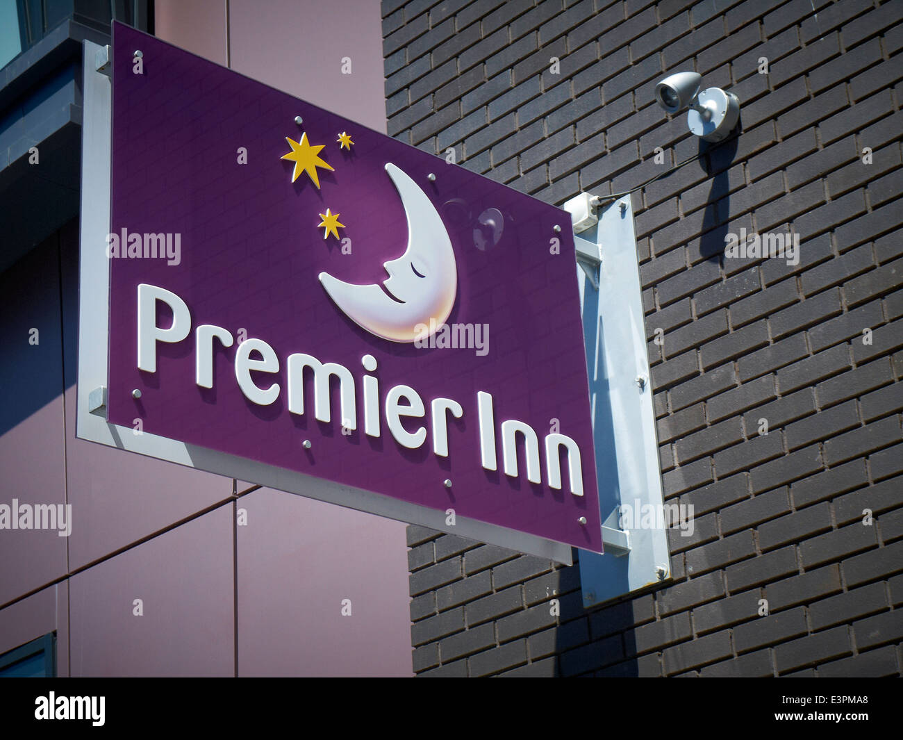 Hôtel Premier Inn signe sur mur extérieur UK Banque D'Images