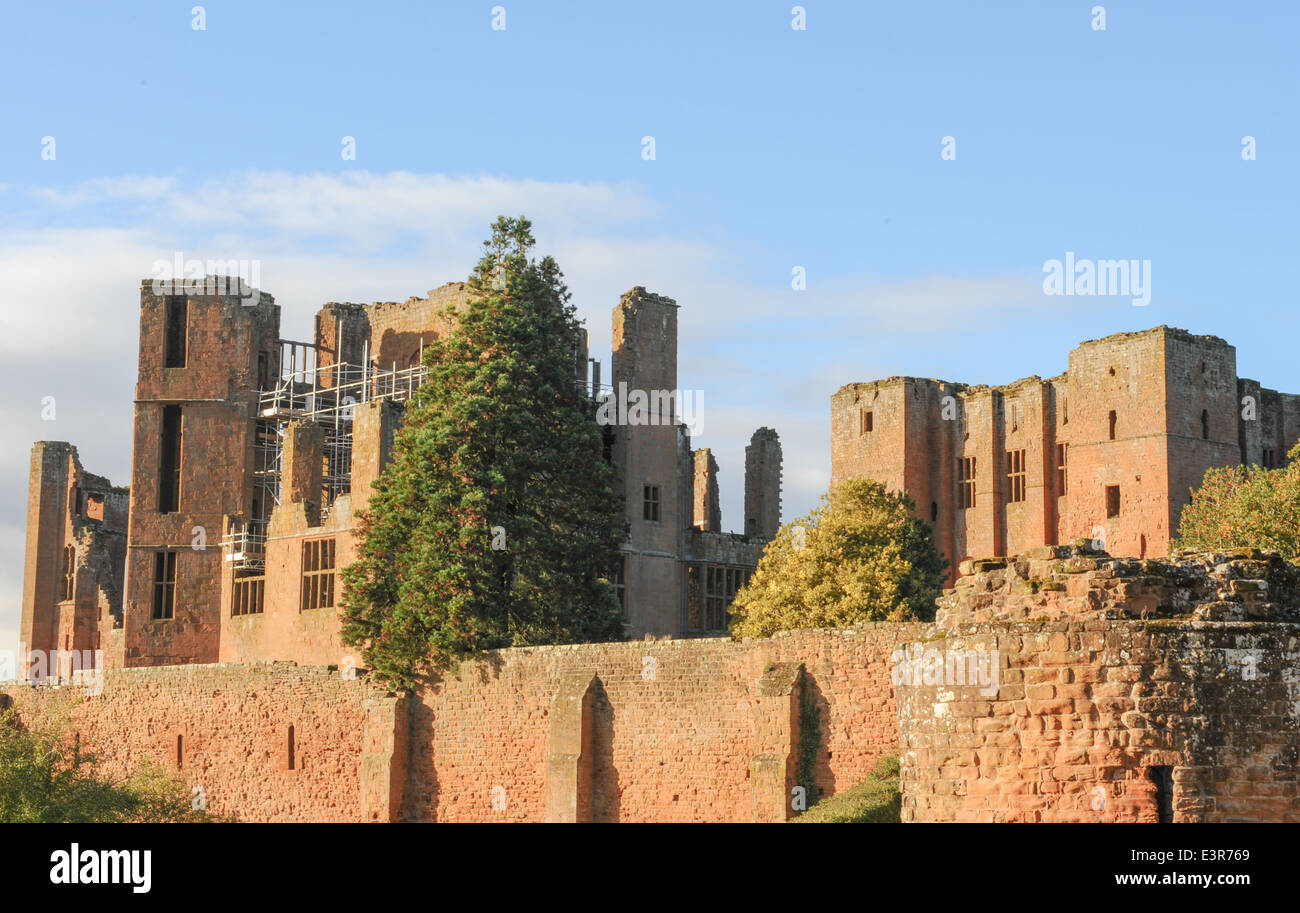 Château médiéval de Kenilworth l'après-midi d'automne dans le Warwickshire, Angleterre, Royaume-Uni Banque D'Images