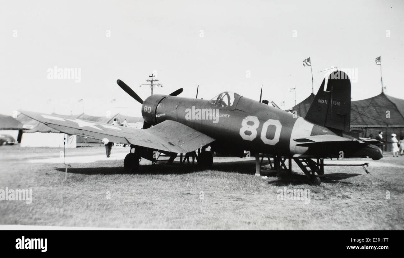 Cette image de la collection Charles M. Daniels présente BuNo 88371, a chance Vought F4U-1D Corsair. Propulsé par le moteur Pratt & Whitney R-2800 double Wasp, le Corsair a été un avion pivot dans les opérations de la marine américaine pendant la seconde Guerre mondiale Banque D'Images