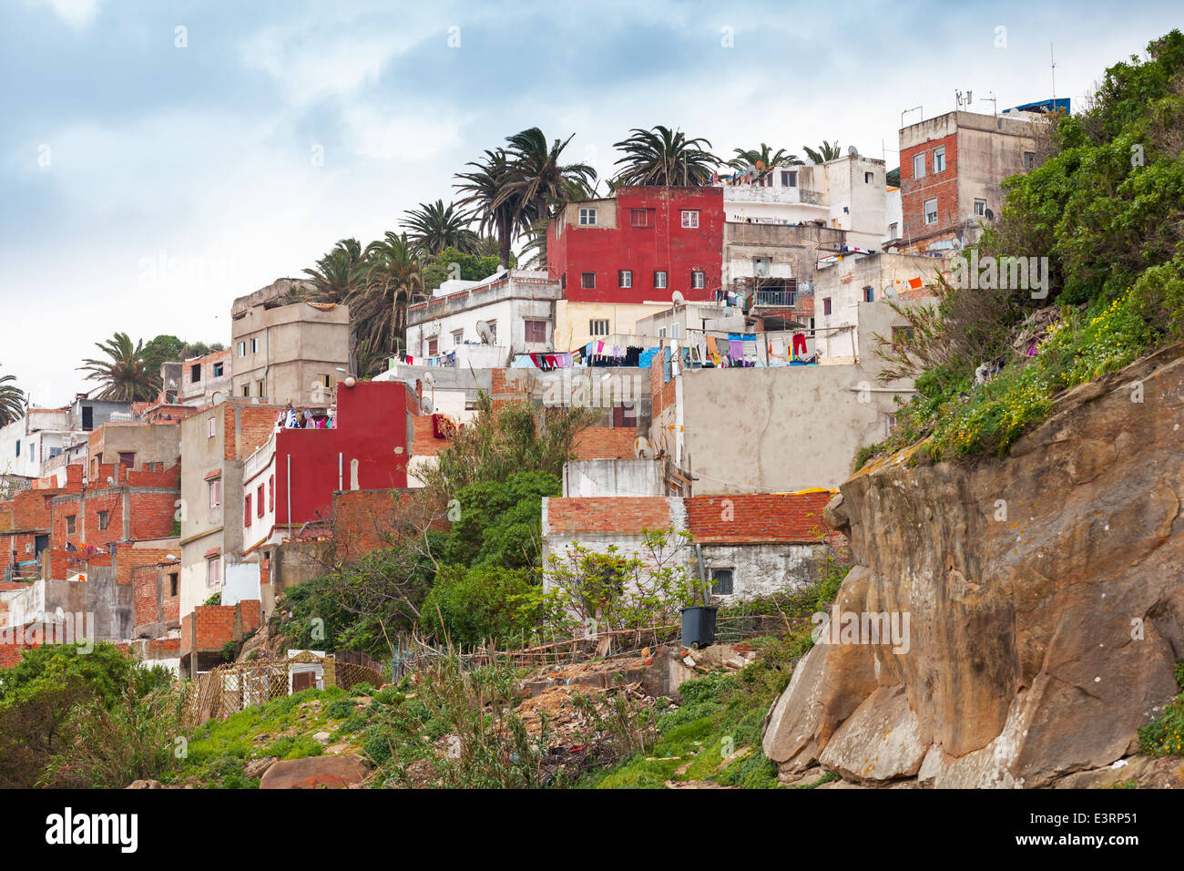 Tanger, Maroc. Maisons colorées vieux vivant à Médine Banque D'Images