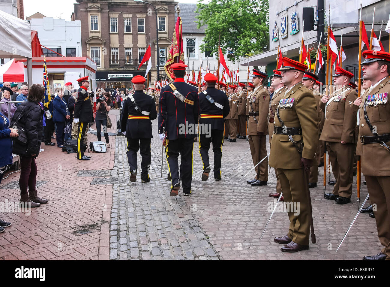 Northampton, Royaume-Uni. 28 Juin, 2014. Le 9e/12e Lanciers Royal parade fièrement à travers le centre-ville de Northampton Banque D'Images